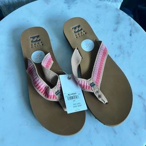 NWT Billabong Flip Flops Size 9